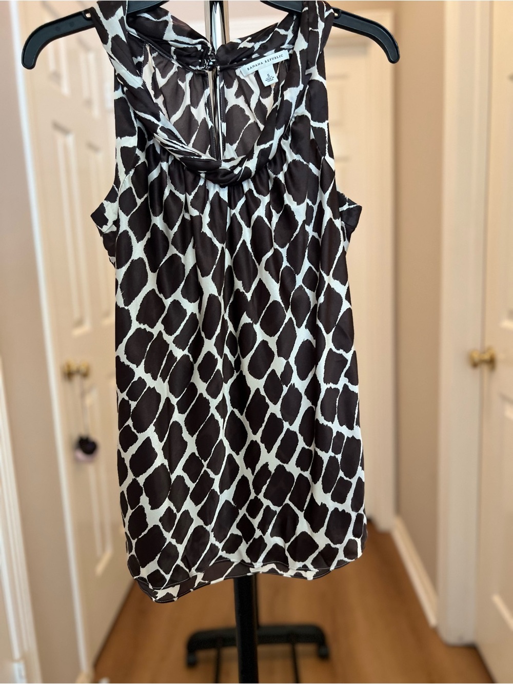Banana Republic Black and White Printed Twist-Neck Camisole